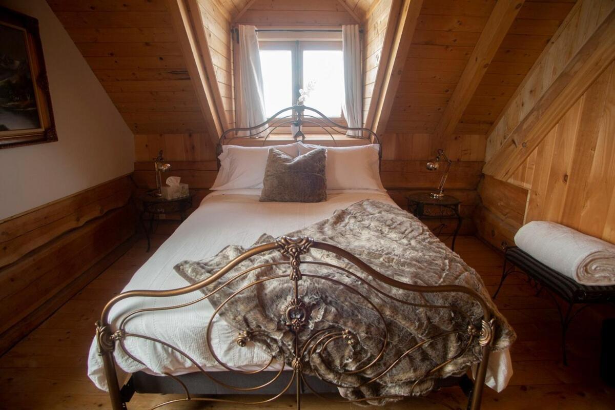 Hebergement "La Maison En Bois Rond" Sainte-Marie Номер фото
