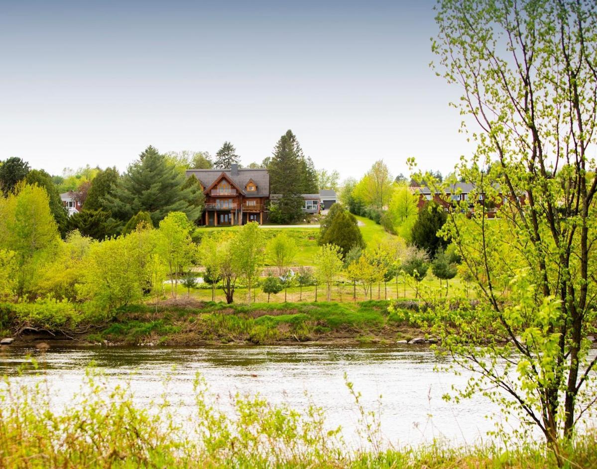 Hebergement "La Maison En Bois Rond" Sainte-Marie Номер фото